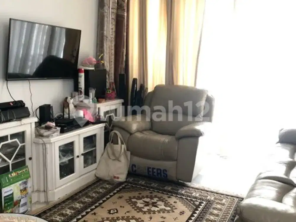 Rumah Hook Semi Furnished dengan Mini Pool di Cluster Lantana Jgc