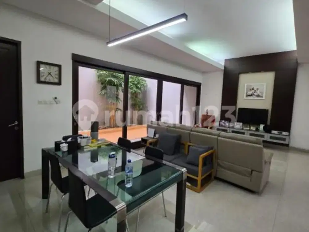 Rumah 2 Lantai Sewa Minimal 2 Tahun di Villa Permata Gading
