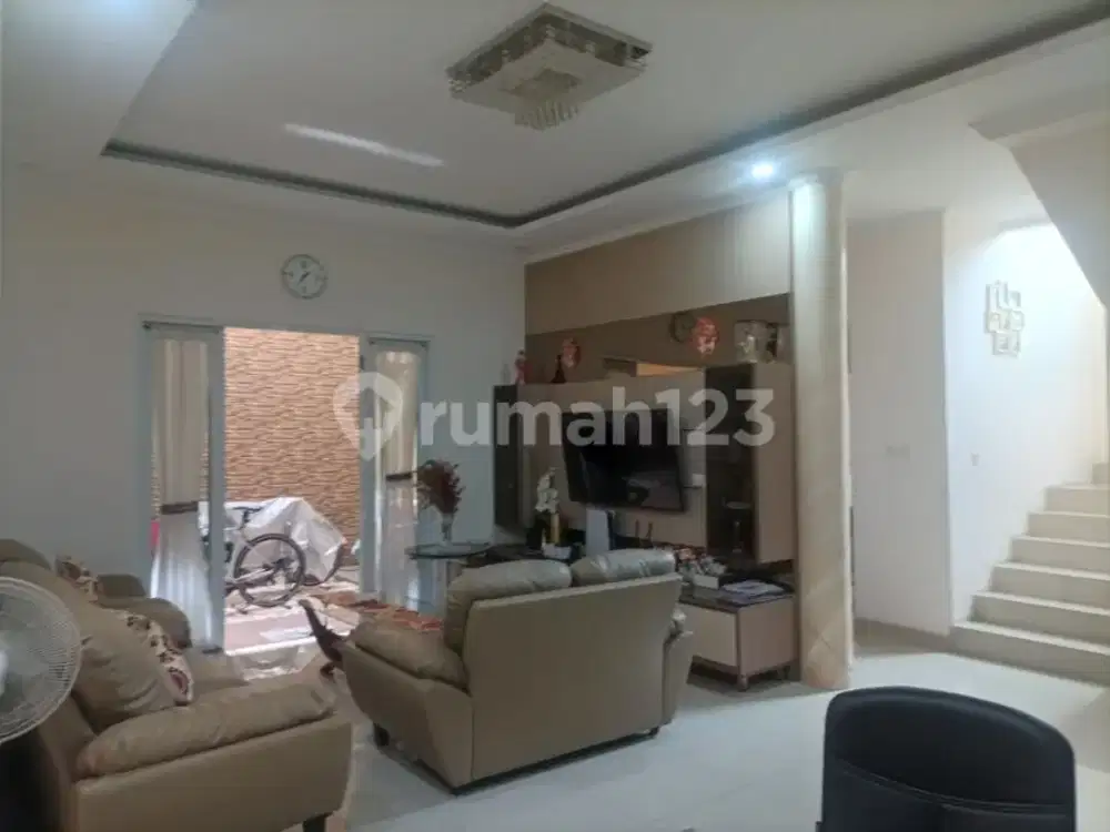 Rumah Full Renovasi SHM Hadap Utara di Alicante Gading Serpong