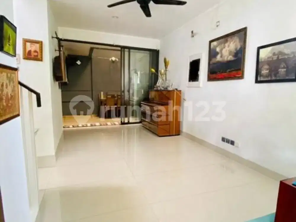 Rumah Unfurnished 2 Lantai di Kebayoran Residences Bintaro