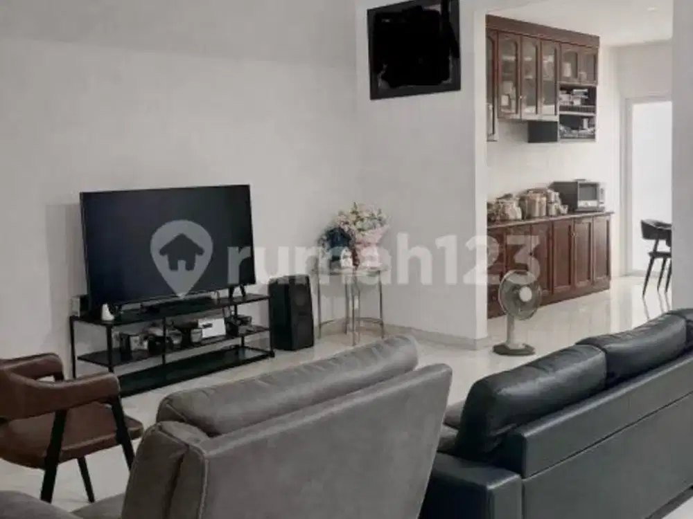Rumah Full Furnish SHM 4 Kamar di Perumahan Taman Modern Jaktim