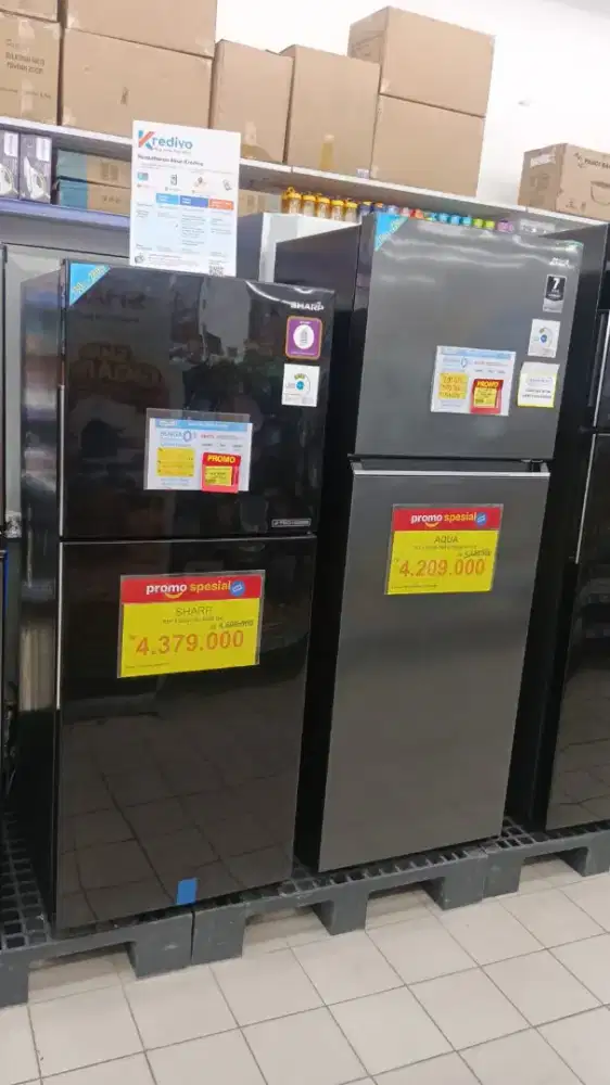 PROMO CICILAN KULKAS 2 PINTU SHARP DAN AQUA VIA HOMECREDIT TANPA DP