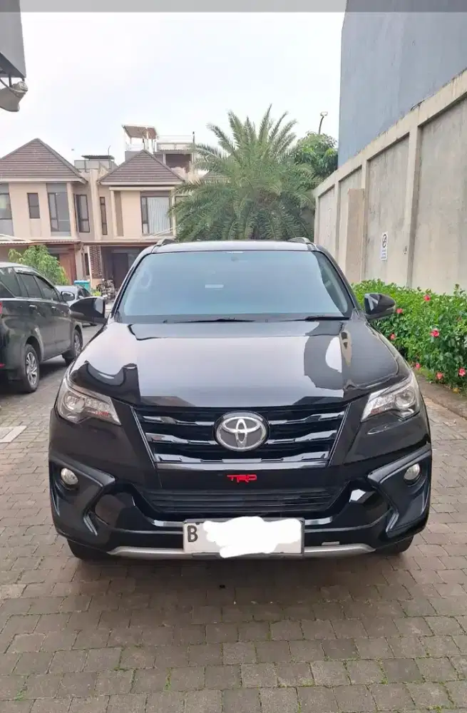 KM ANTIK !!TOYOTA FORTUNER VRZ 2019 TRD LIKE NEW