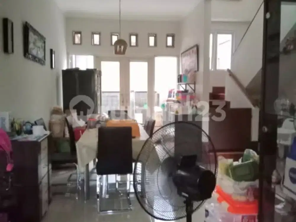 Rumah 2 Lantai SHM Hadap Timur Semi Furnished 4 AC, Griyaloka BSD