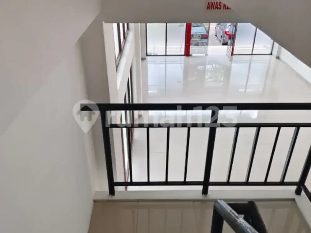 Ruko Murah 3 Lantai dengan Rooftop di Jgc Jaktim Siap Pakai