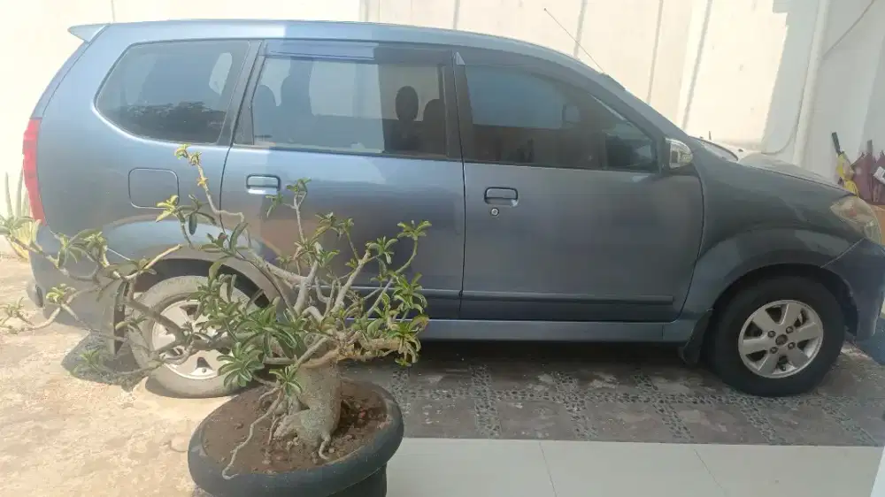 DIJUAL AVANZA 2010 tipe G AT