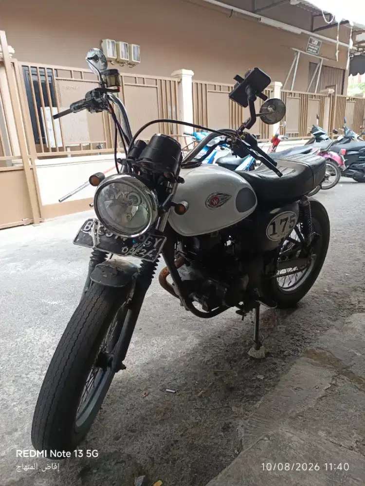 Kawasaki w175 se
