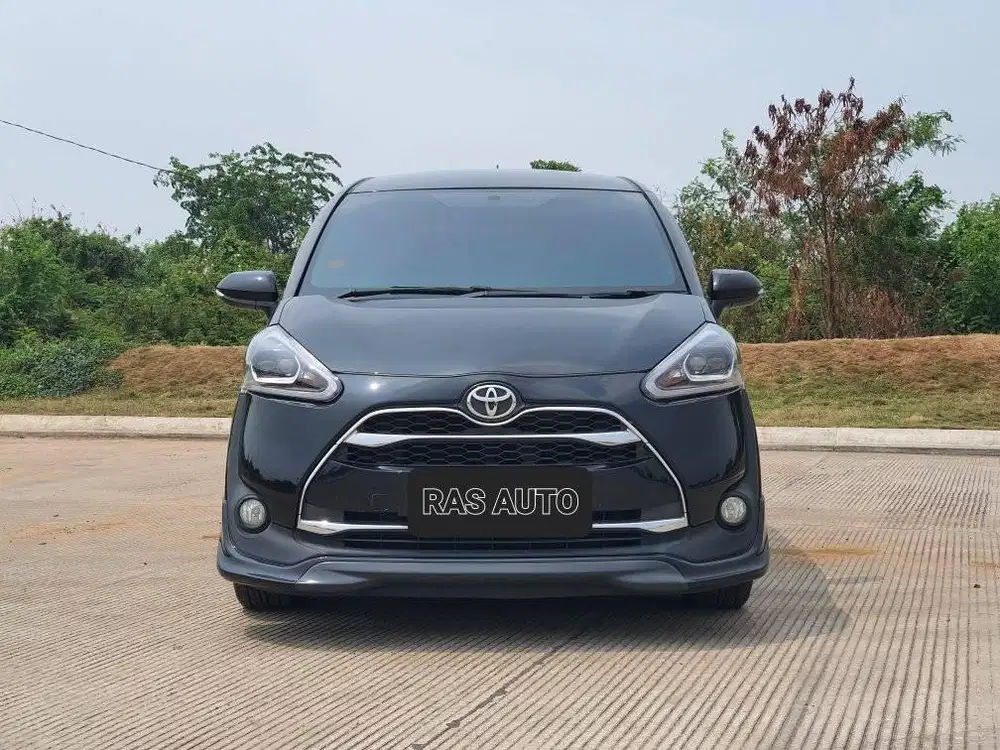 MURAH!!  Toyota Sienta 1.5 Q AT 2016 Hitam