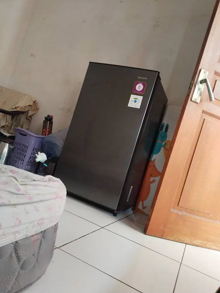 Kulkas satu pintu merk sharp
