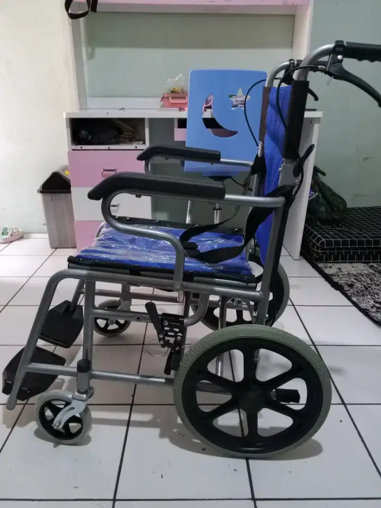 Kursi Roda Lipat Portable Traveling - Medis