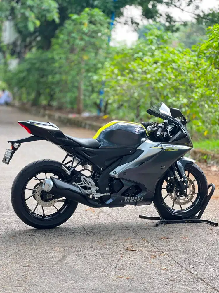 KM 7K AJA! YAMAHA YZF R15 V4 2023 GREY PAJAK ON SIAP GAS HARIAN
