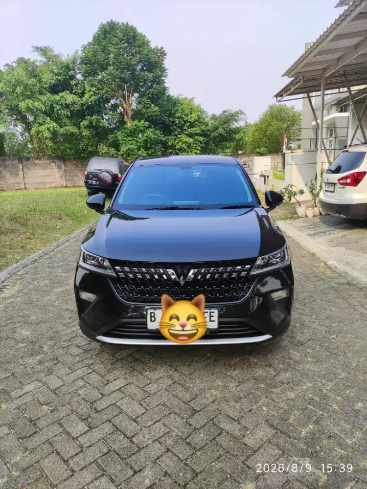 Wuling Alves CE 2023, hitam