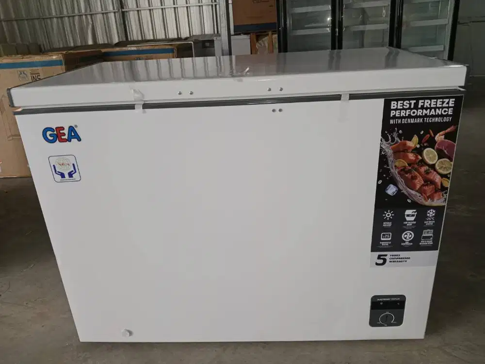Gea AB-318-R Chest Freezer Pendingin Frozen Food Ice Cream