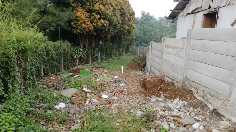 Gali pondasi bongkar bangunan ruko turap