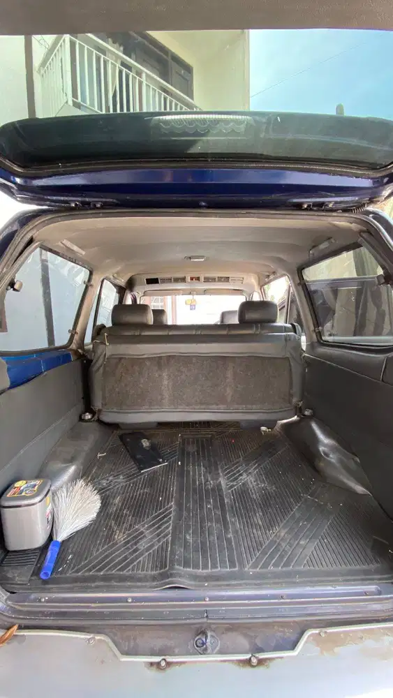 TOYOTA KIJANG KRISTA UF 81 BENSIN 2002