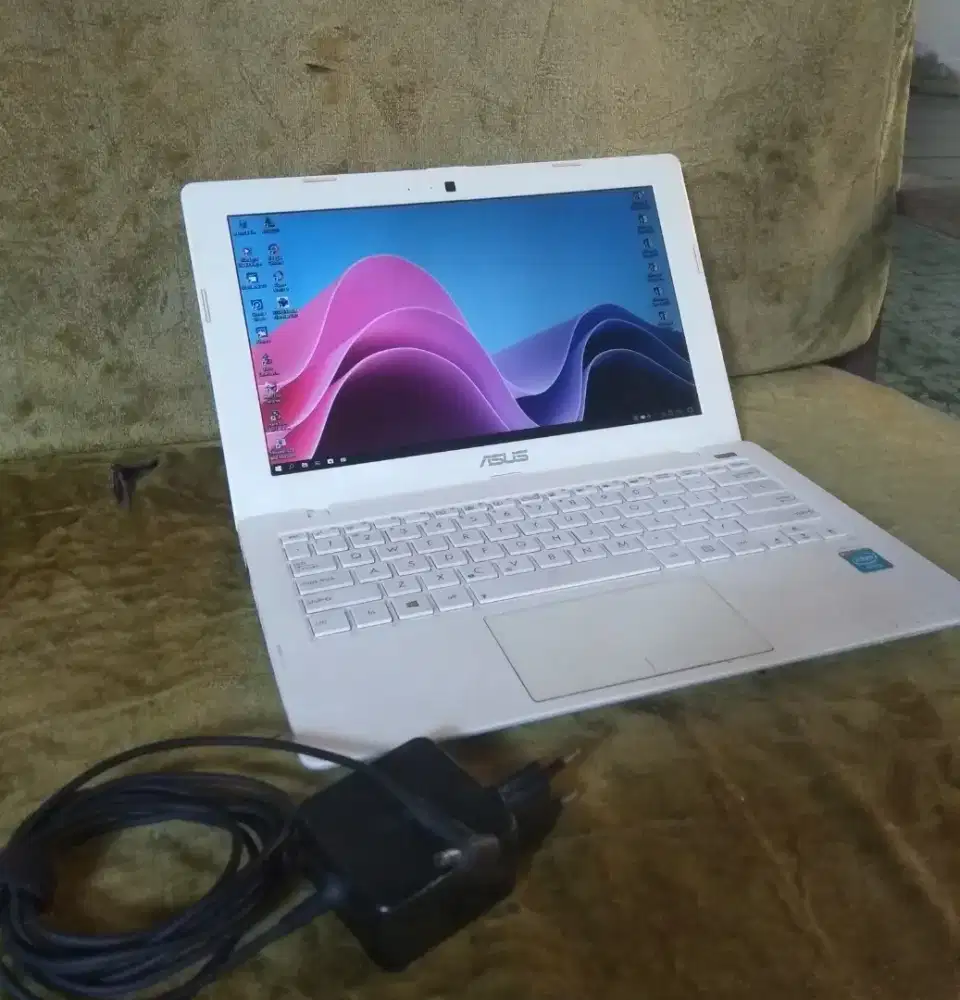 Asus X200CA Intel Celeron 11,6 ram 4gb hdd 500gb 100% second normal
