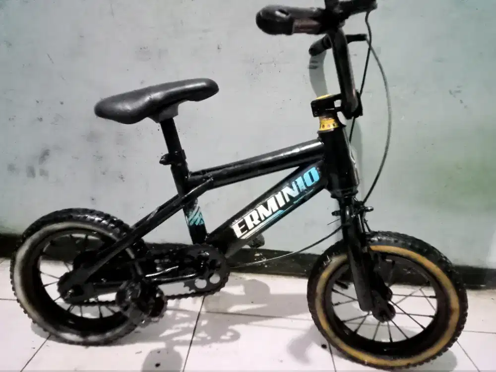 Dijual sepeda BMX merk ERMINIO ring 12 kondisi masih bagus kker normal