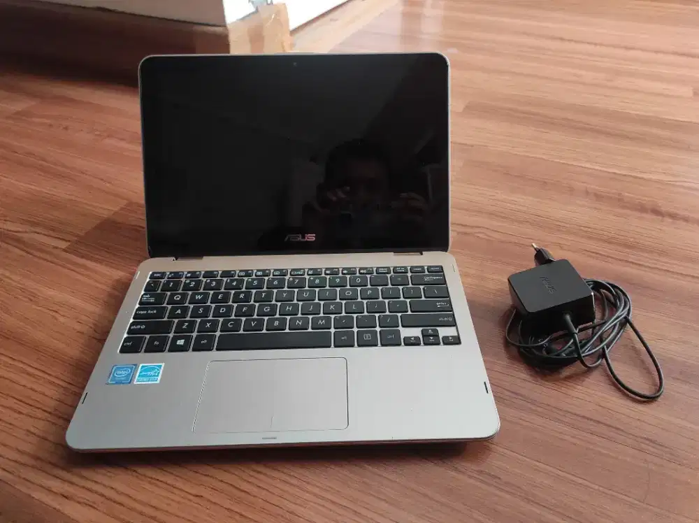 Laptop ASUS TP203N