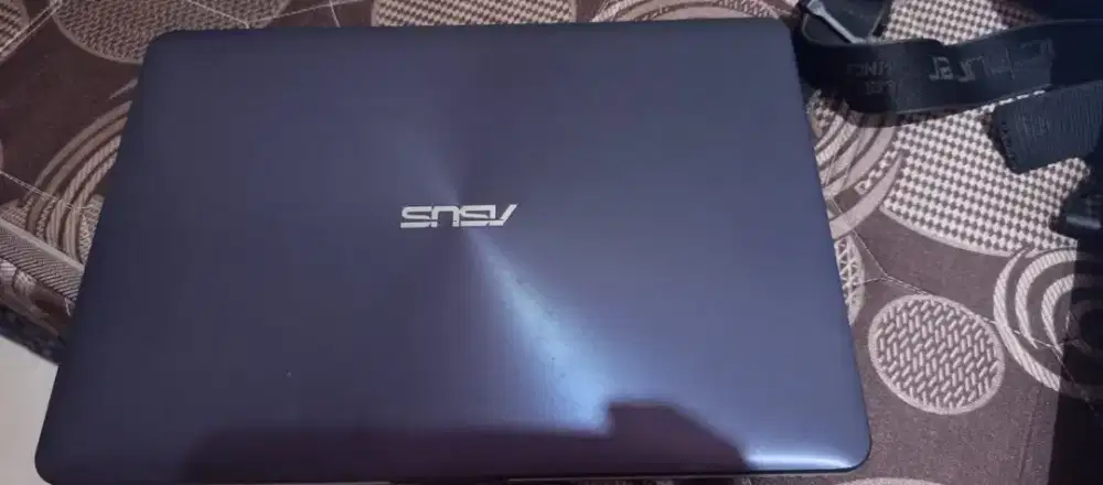 Laptop Asus Vivobook A442U i5 gen 8
