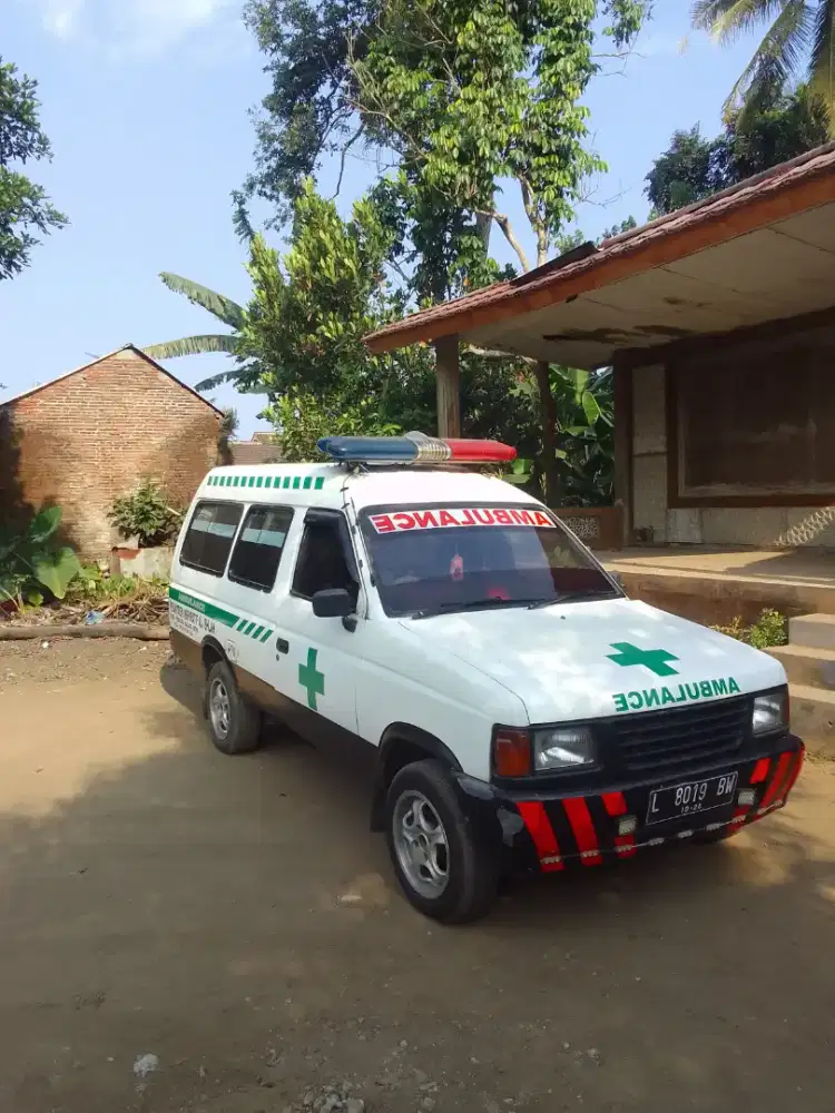 Mobil bekas Isuzu panther