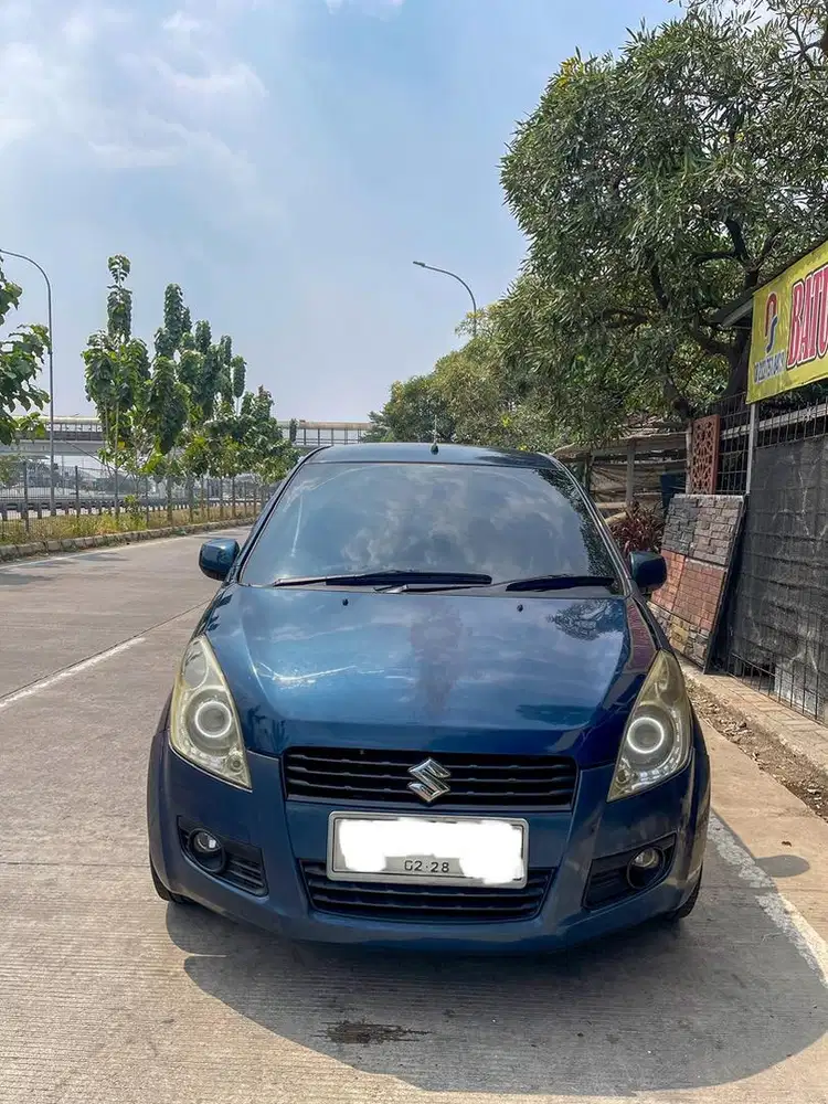 Mobil Pribadi Suzuki Splash MT Biru Metalik 2012 2013