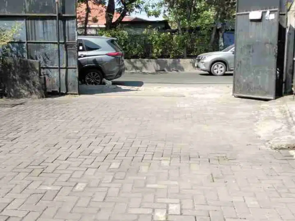 Dijual Murah Tanah Bangunan di Nol Jalan Raya Wiyung Surabaya