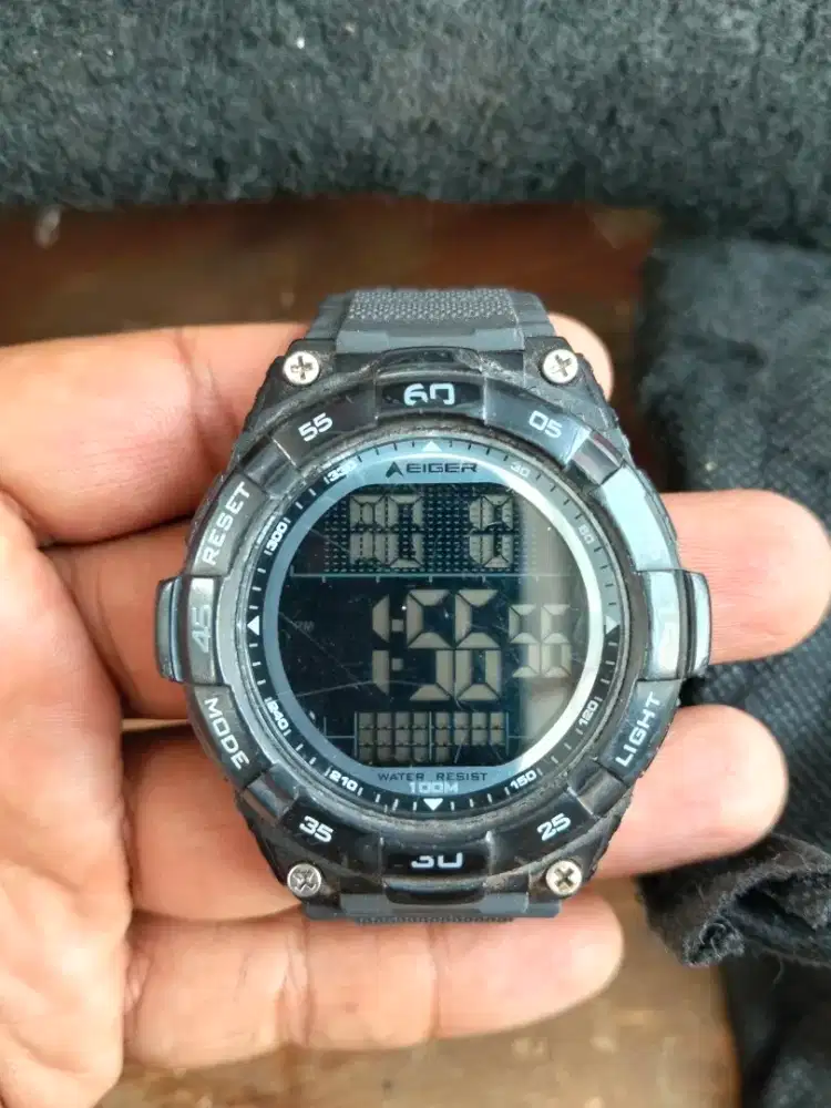 Jam tangan digital merk eiger LS-111 original