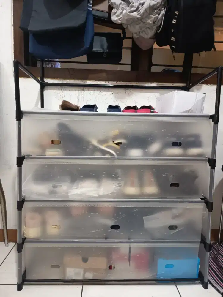 Rak sepatu dan tas