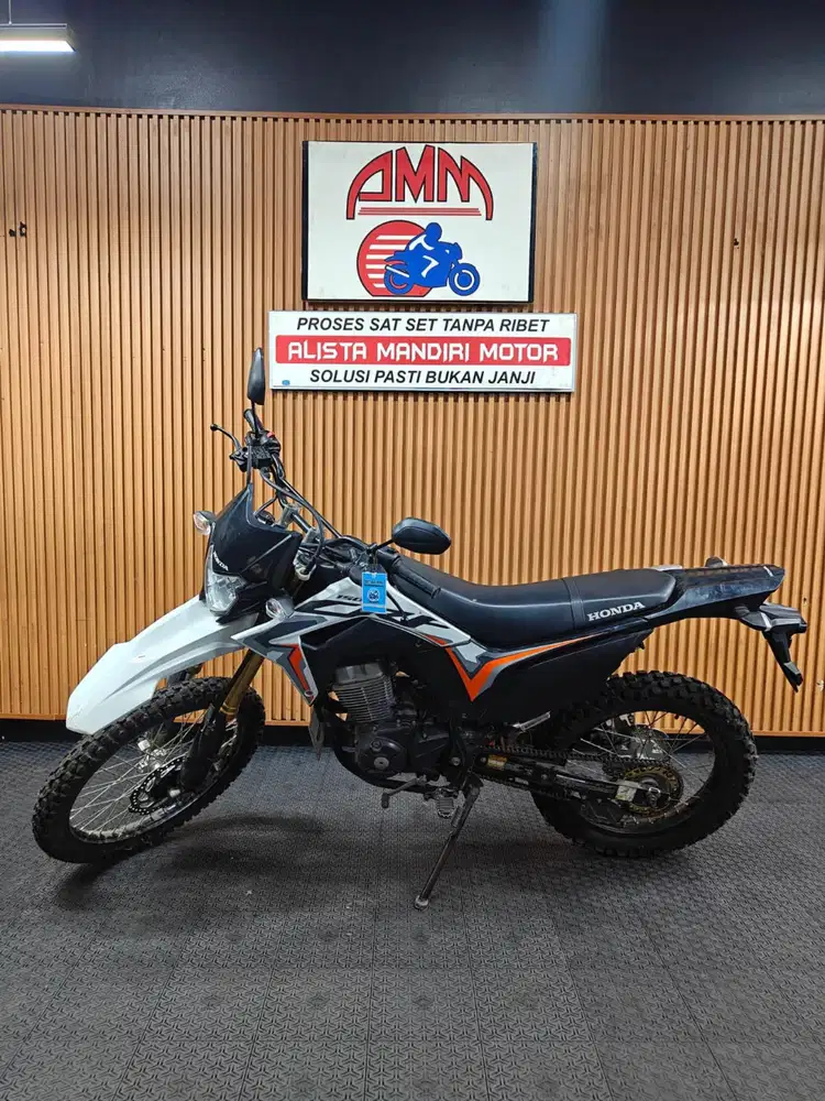 CRF 150. GREESS BERKELAS BERKUALITAS BERGARANSI PAJAK ON BISA NEGO.