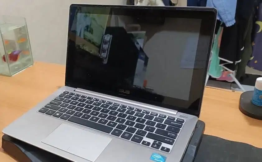 Laptop Asus Touchscreen (Cocok Buat Anak Sekolah)