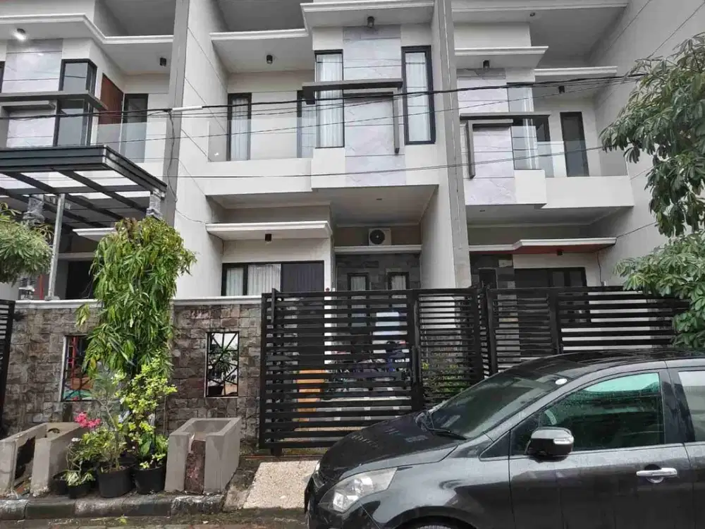 Rumah 2 Lantai Mulyosari prima utara