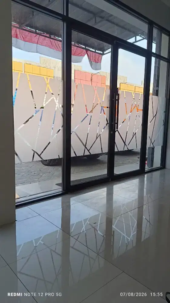Kaca film kaca sanblast buat kantor dan rumah
