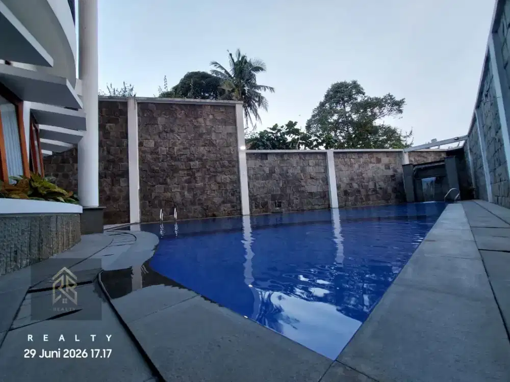 RUMAH BAGUS DI SAYAP DAGO BANDUNG Dengan Kolam Renang Pribadi Harga Nego