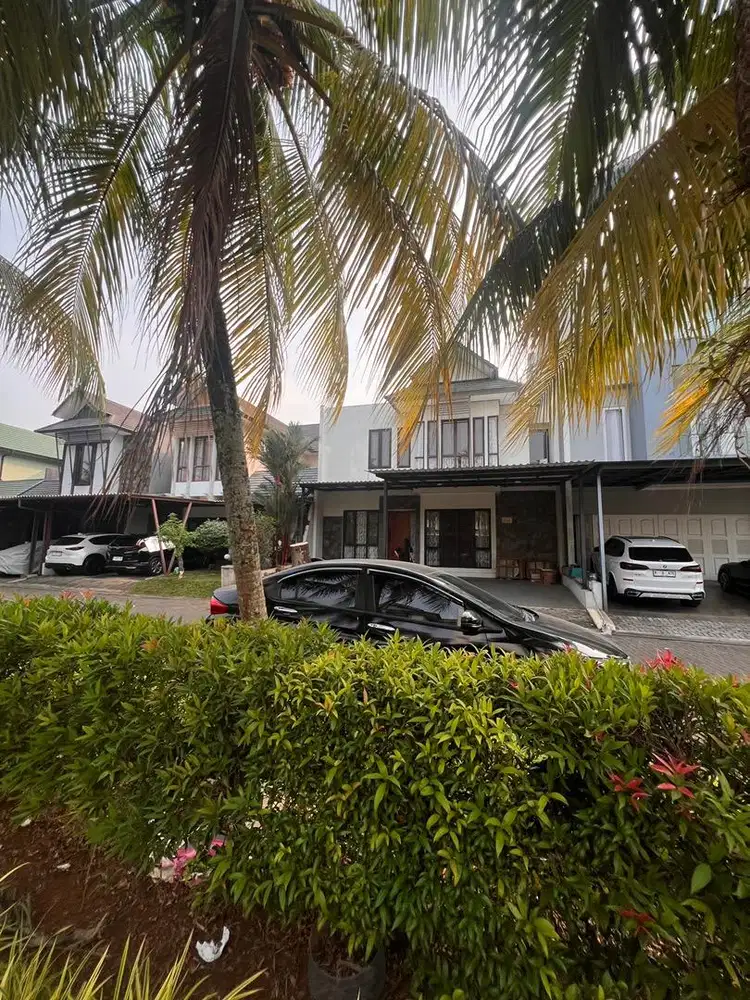 Rumah Besar Siap Huni di The Avani BSD, Di Jalan Utama, Baru Renovasi