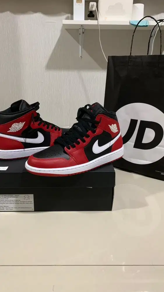 Air Jordan 1 mid black/white-Gym red size EUR 42.5