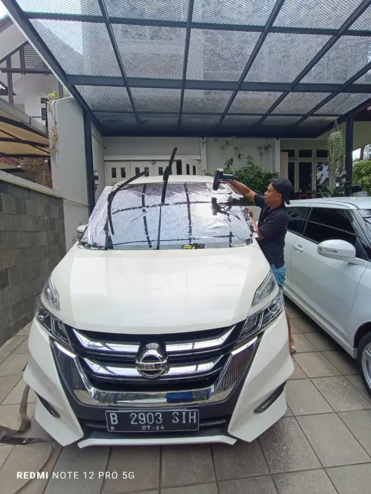 Kaca film mobil tersedia banyak merek