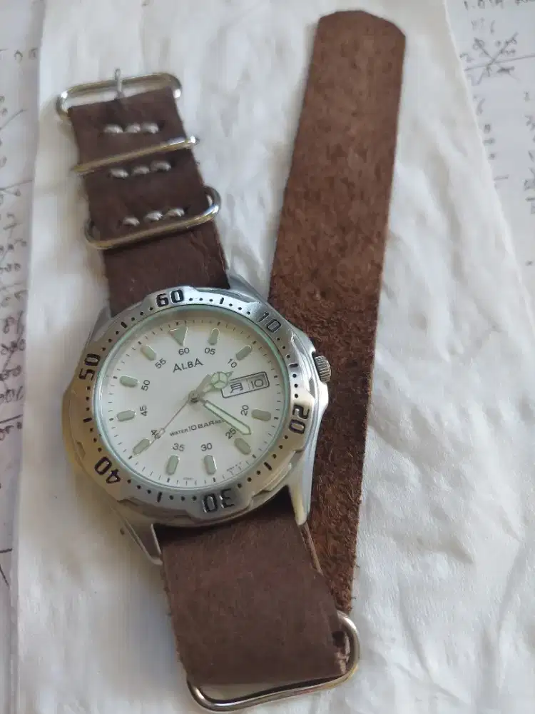 Jam tangan arloji alba