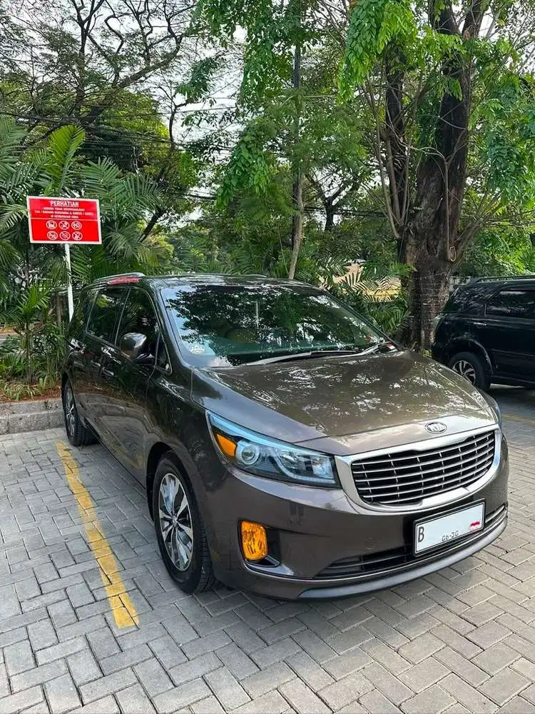 Kia Grand Sedona 2017 Bensin