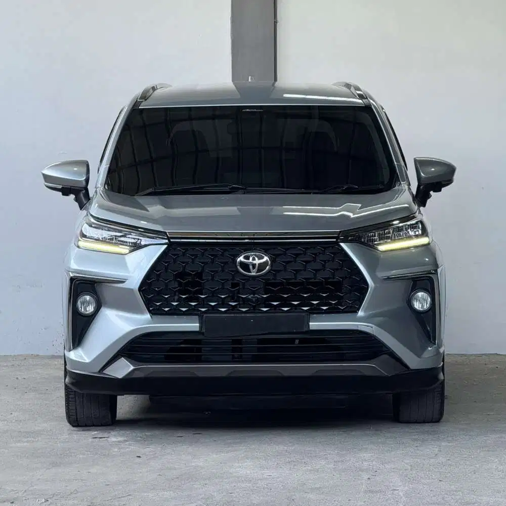 Toyota Avanza Veloz Q Matic 2022 silver