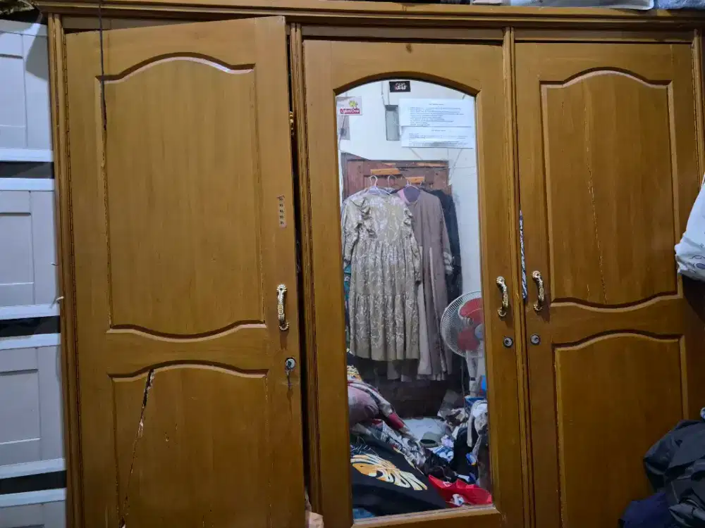 Jual lemari Pakaian 3 Pintu