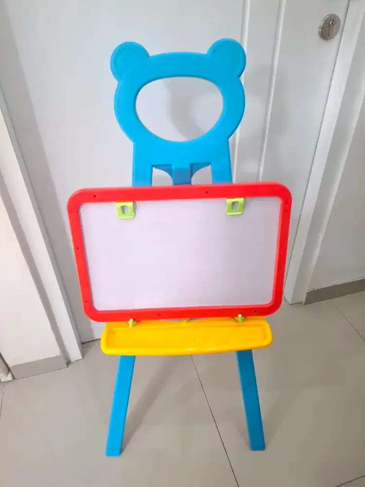 PRELOVED papan tulis spidol dan kapur anak
