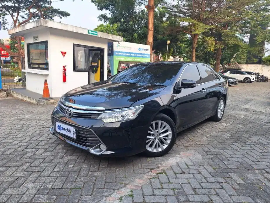 LOW DP Toyota Camry 2.5 V Bensin-AT 2016 PAH