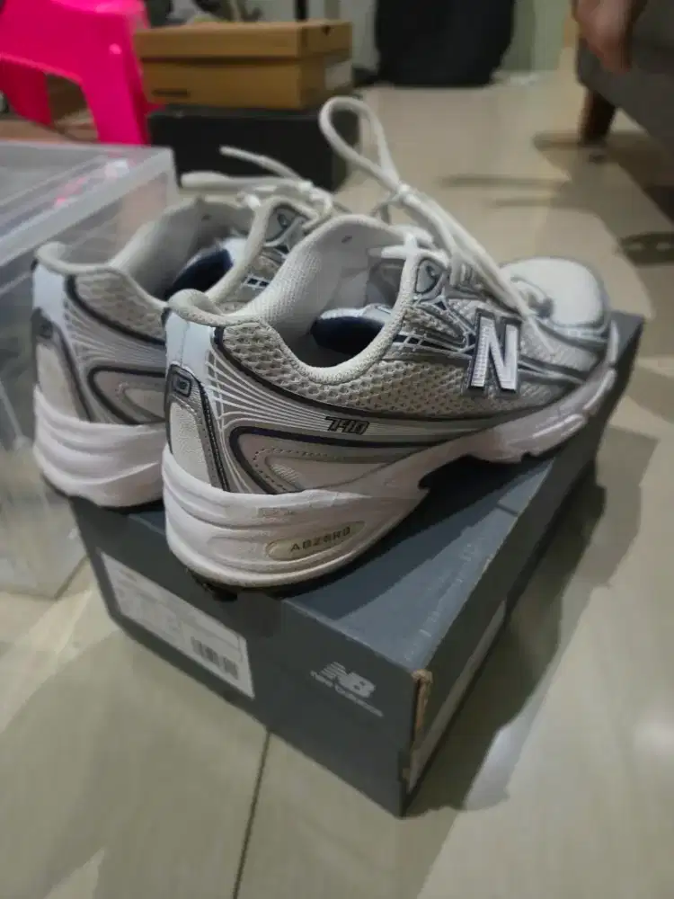 Sepatu New Balance 740 White Silver