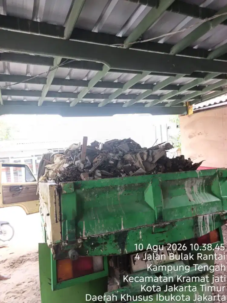 Jasa buang puing dan urugan