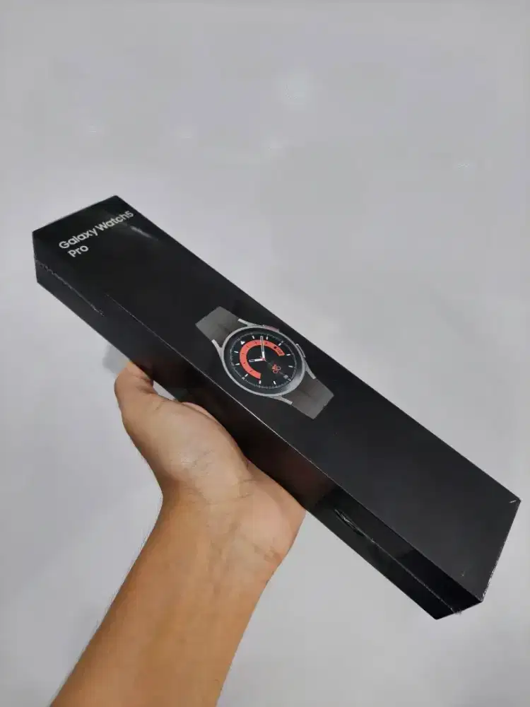 New Samsung Galaxy Watch5 Pro (45mm) - Gray Titanium