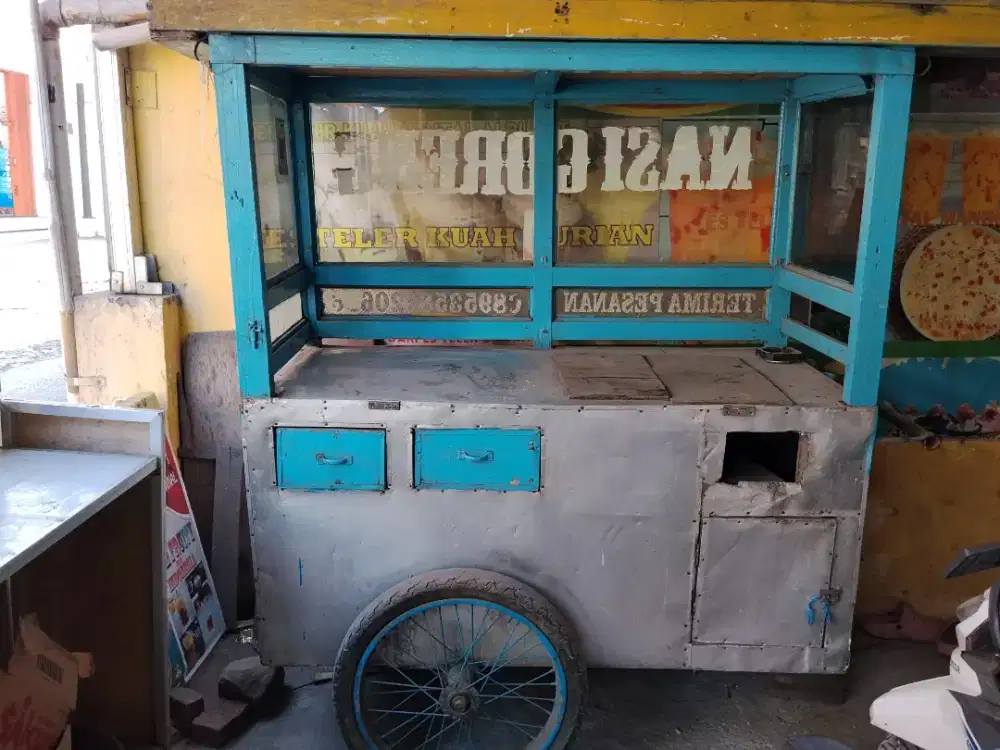 Roda etalase dan meja