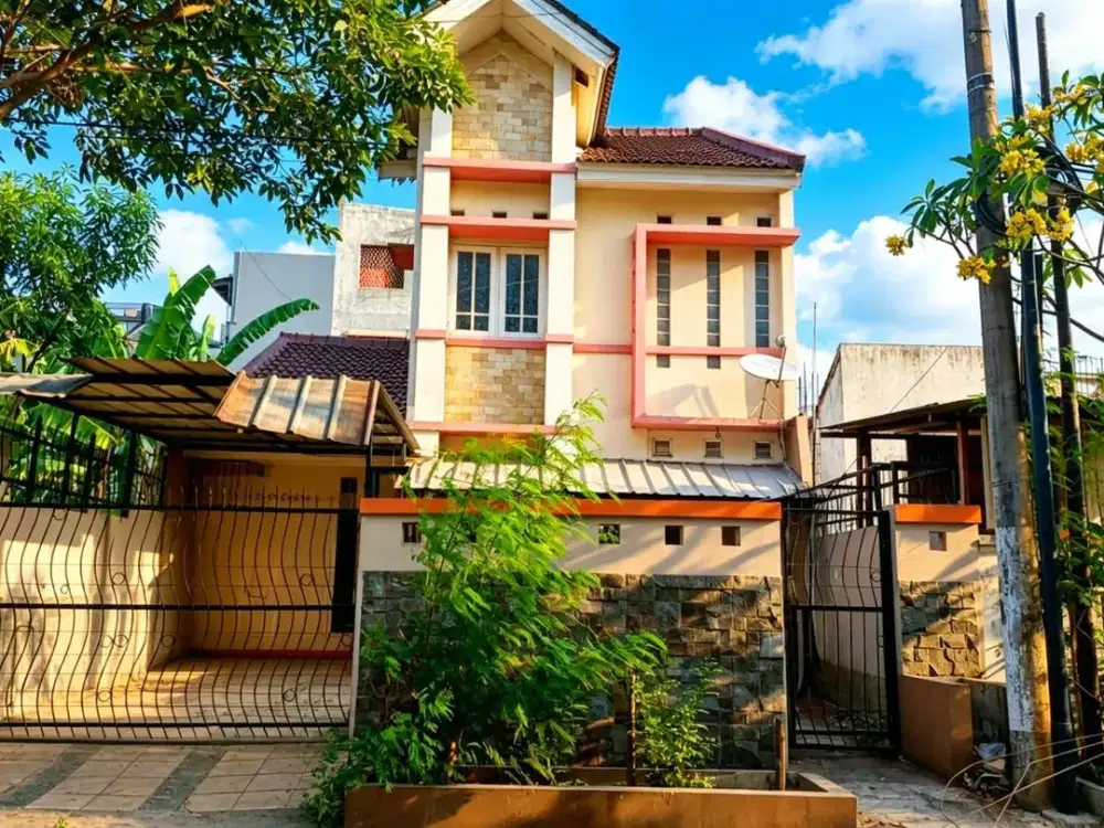 DIJUAL!!! CUKUP 1,25 M! Rumah 2 Lantai 5 Kamar di Griya Bintara | SHM