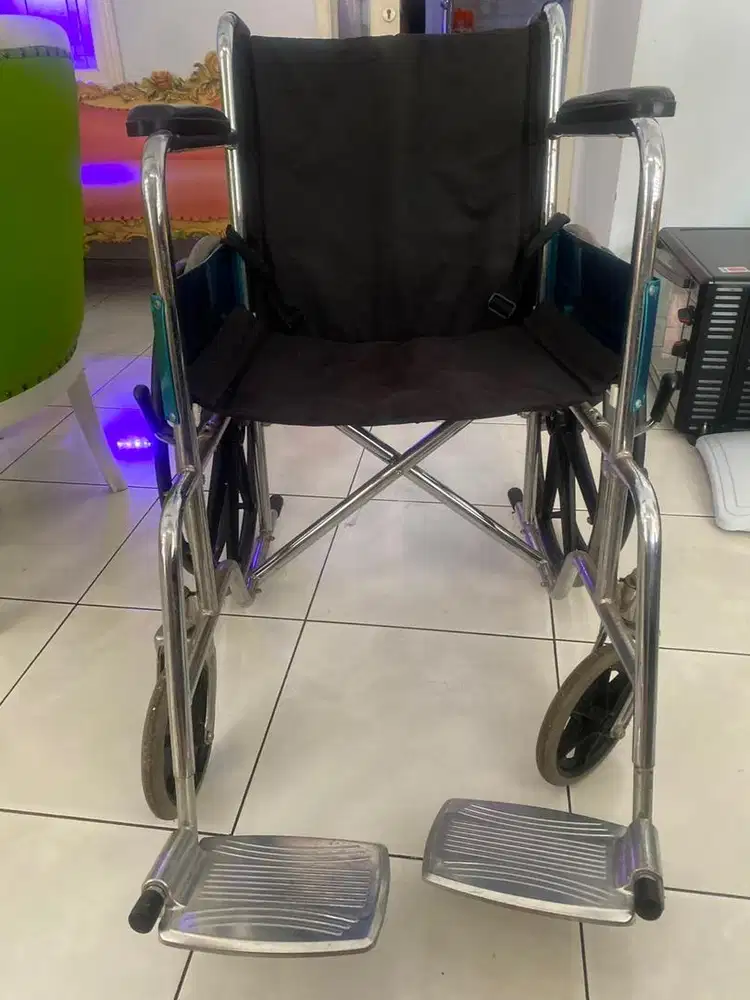Kursi Roda Omega
