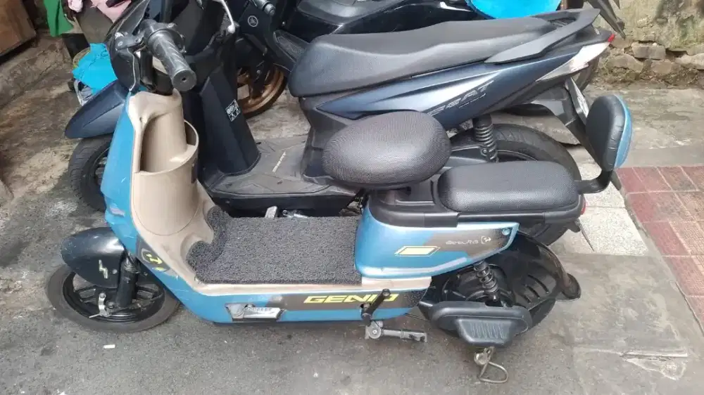 Sepeda Listrik merk GENIO
