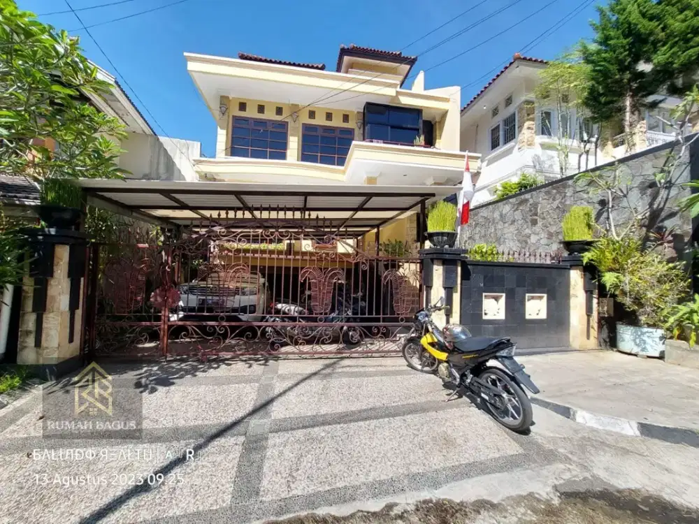 DIJUAL RUMAH DAGO BANDUNG dengan Kolam Renang Pribadi Akses Mudah Harga Nego